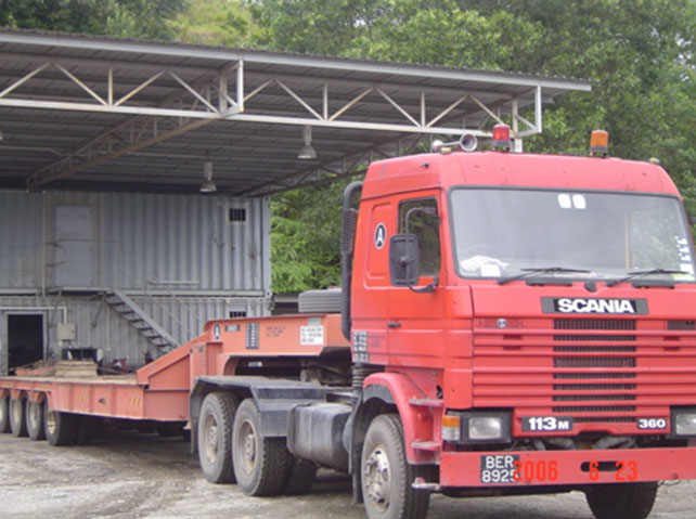 Low
Loader Truck